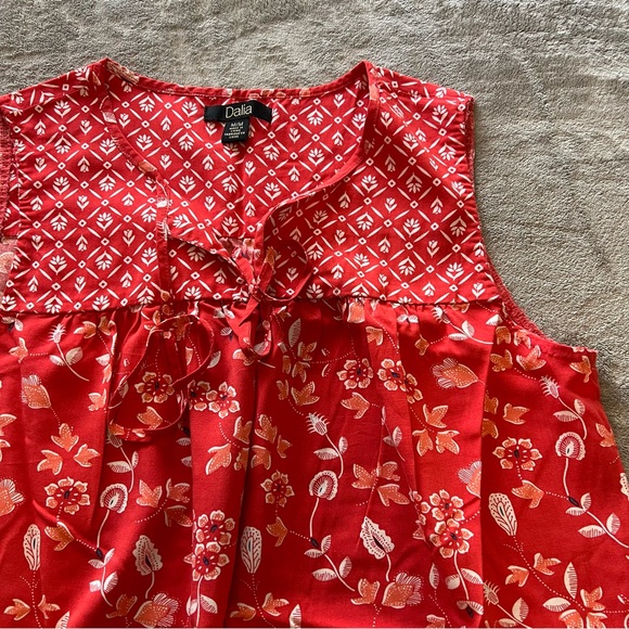 womens top - Picture 2 of 3